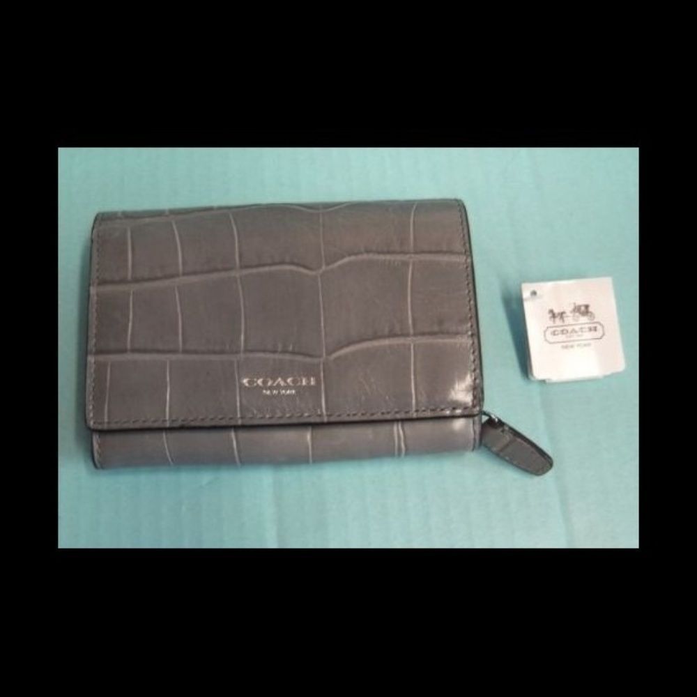 COACH GRAY QUARTZ CROC COMPACT CLUTCH WALLET NWT